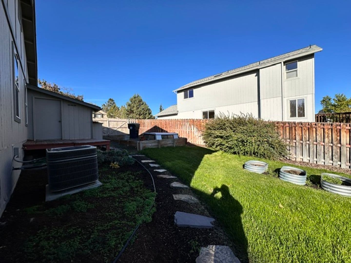 Redmond House: 3713 SW Volcano Ave