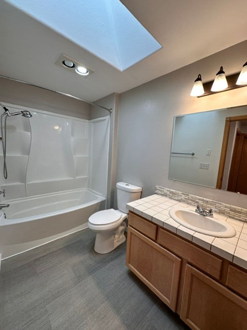 Redmond House: 3713 SW Volcano Ave
