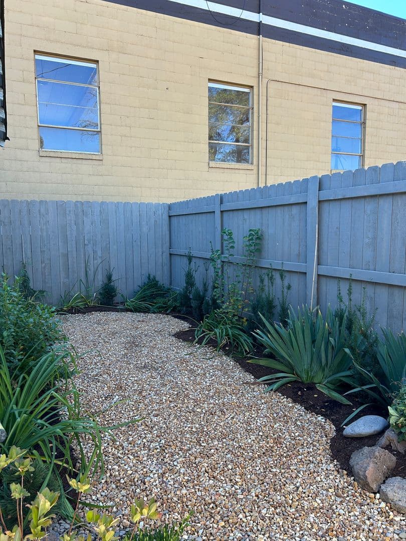 Redmond House: 218 SW 7th St