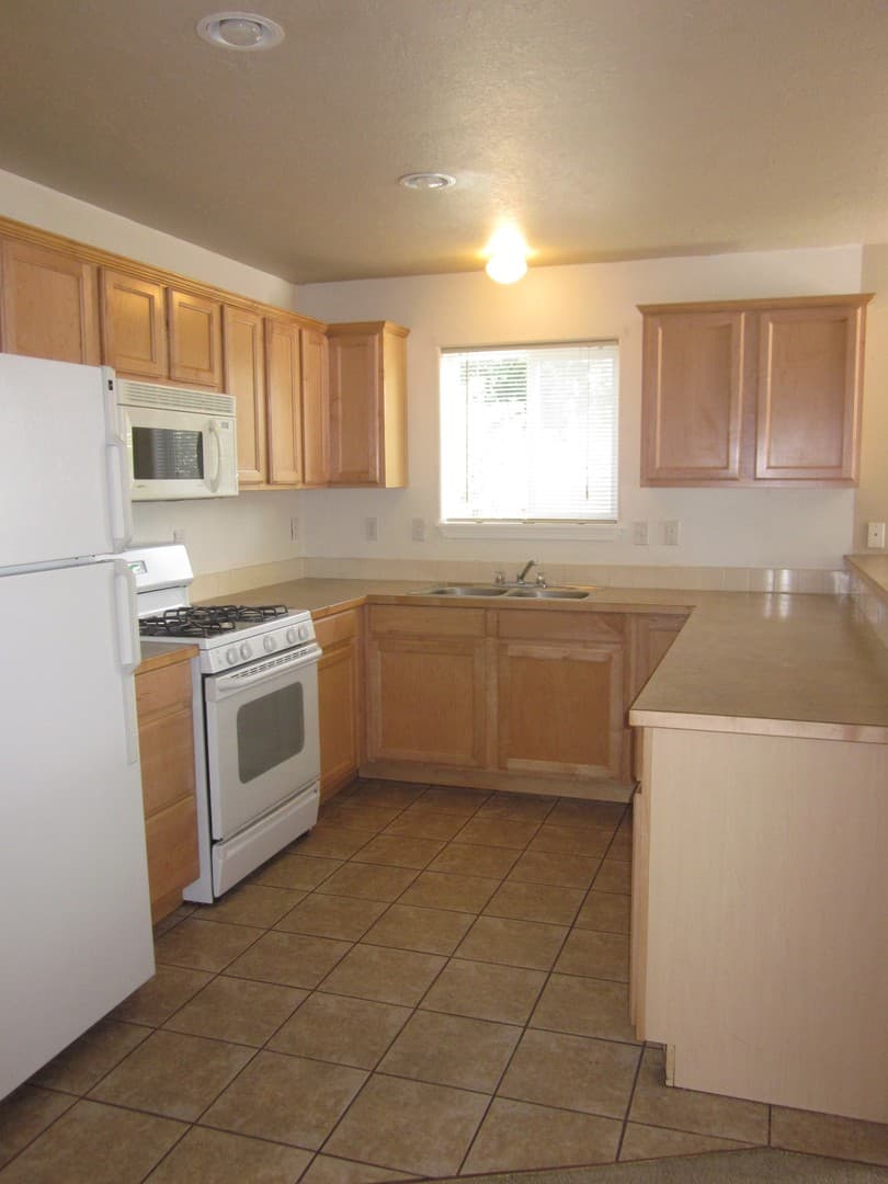 Redmond Townhome: 1964 SW Reindeer Ave.