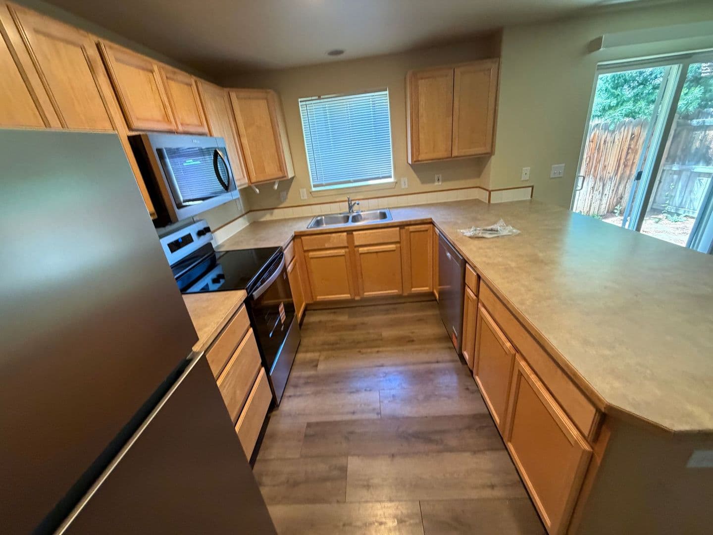 Redmond Apartment: 3016 - 3022 SW Juniper Ave