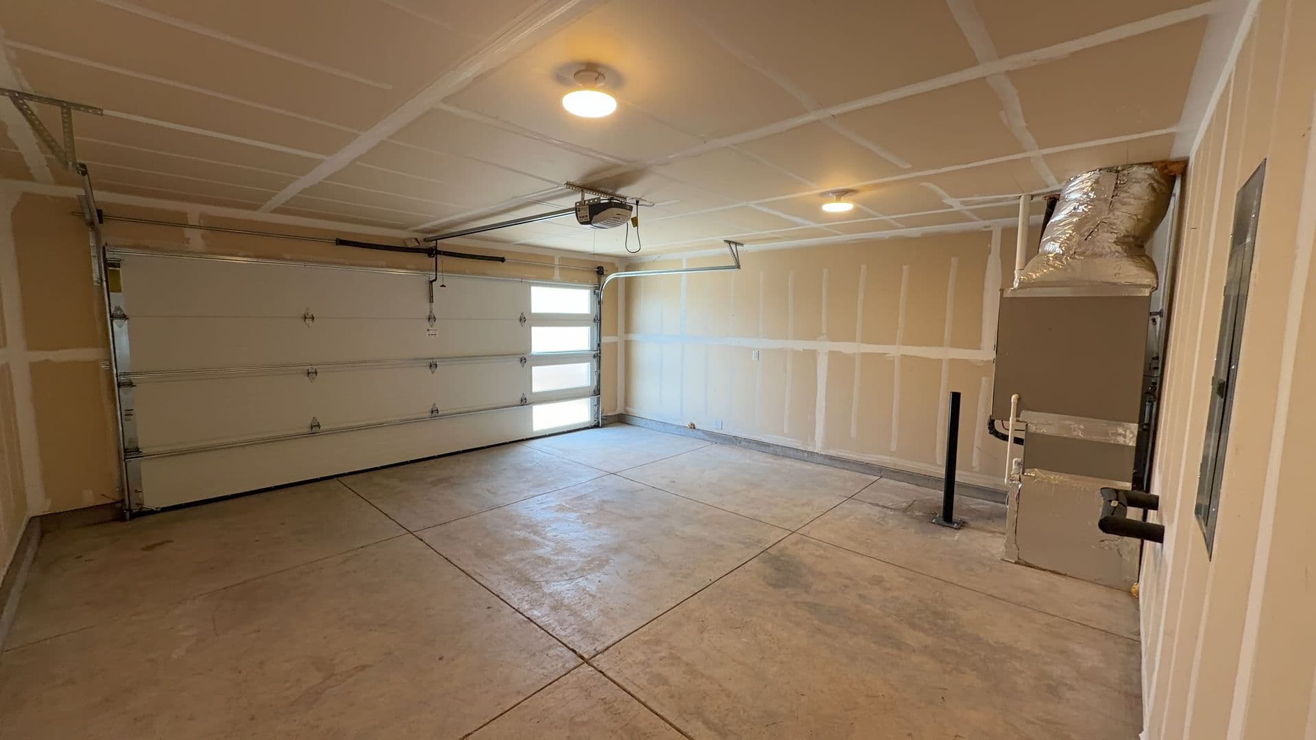 Bend House: 1542 NE Butler Market Rd