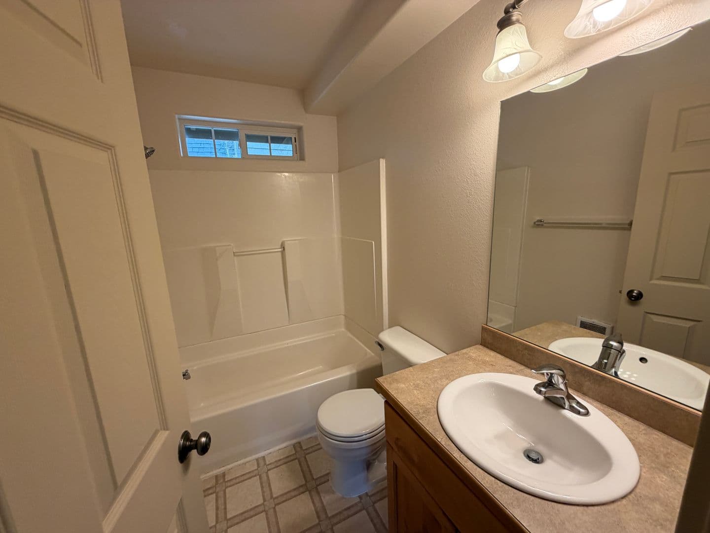Bend Multiplex: 1754 NE Lotus Drive