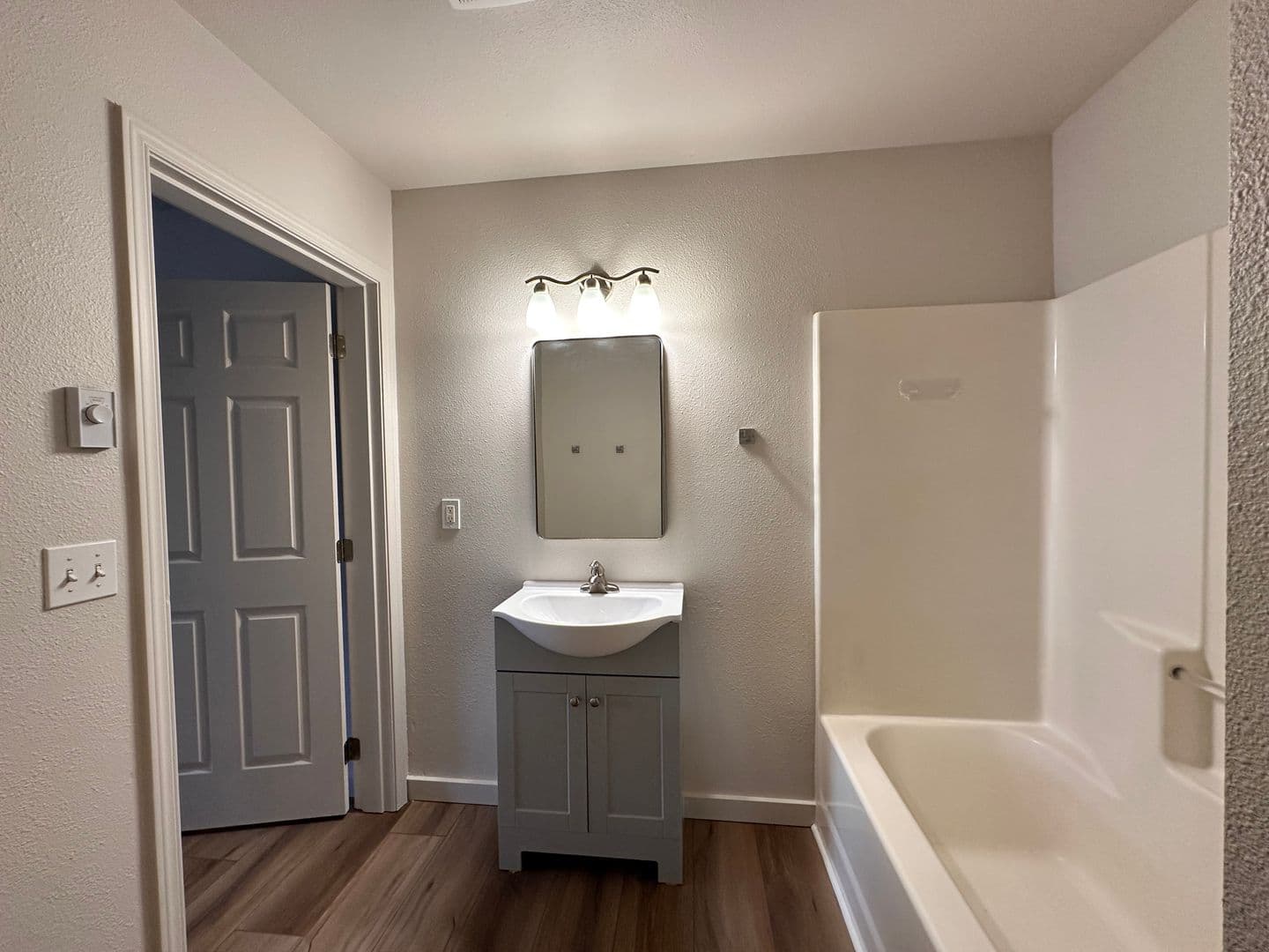 Prineville Apartment: 1000 NW 10th St