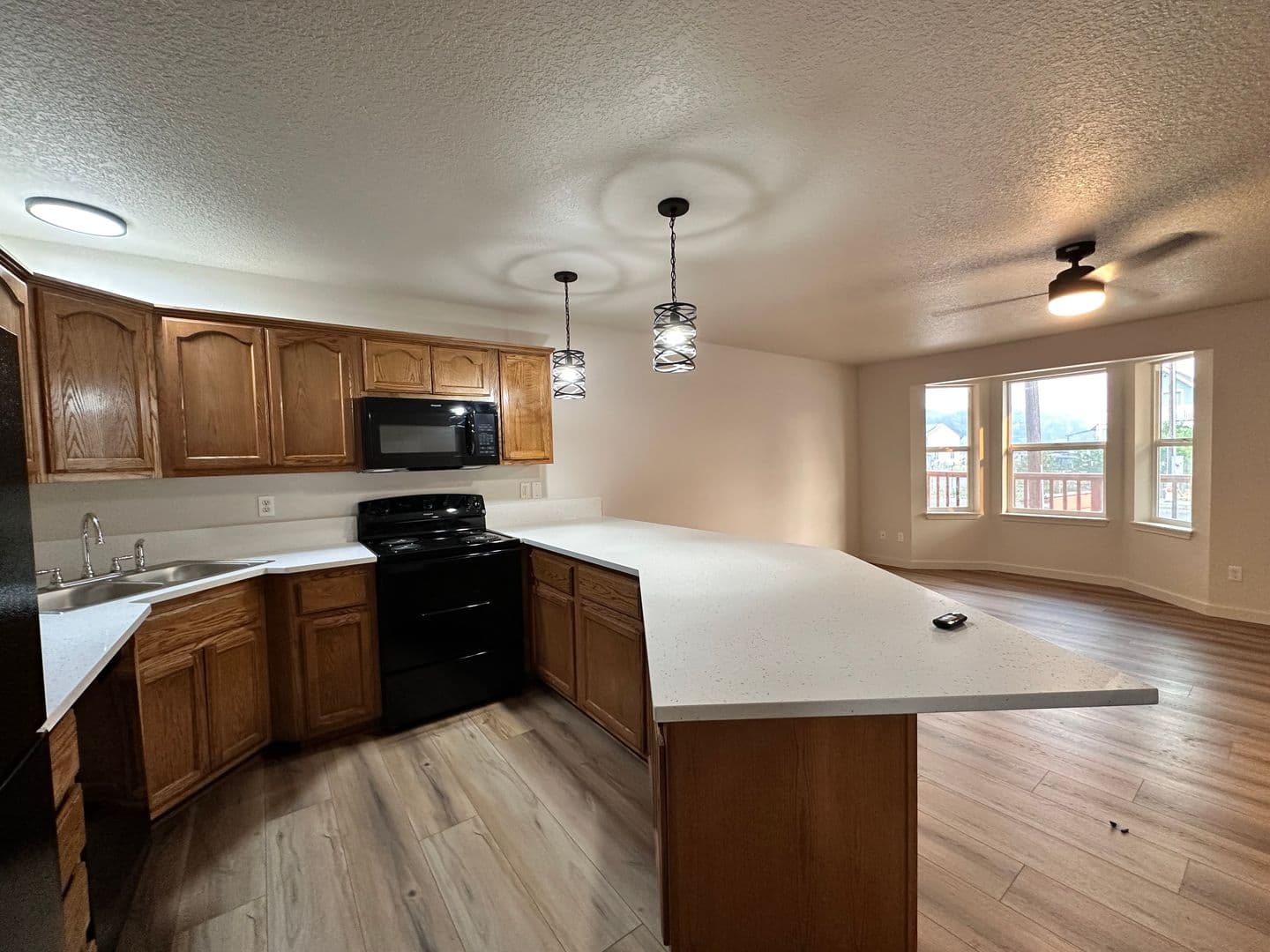 Prineville Apartment: 1000 NW 10th St