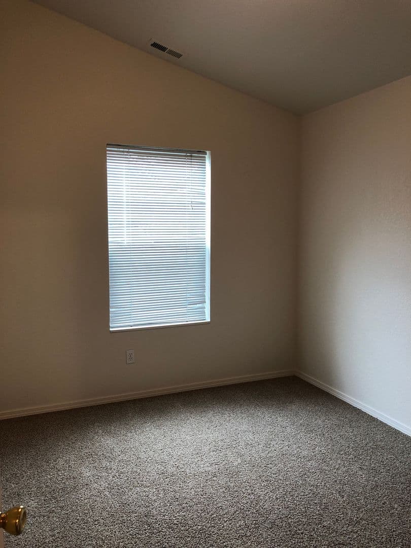 Redmond Townhome: 2002 SW Canyon Dr #7