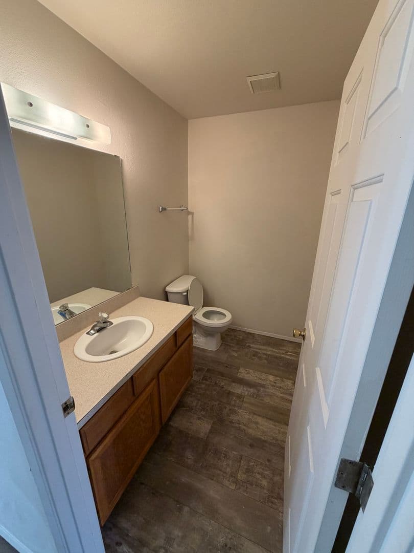 Redmond Townhome: 2053 SW Timber Ave