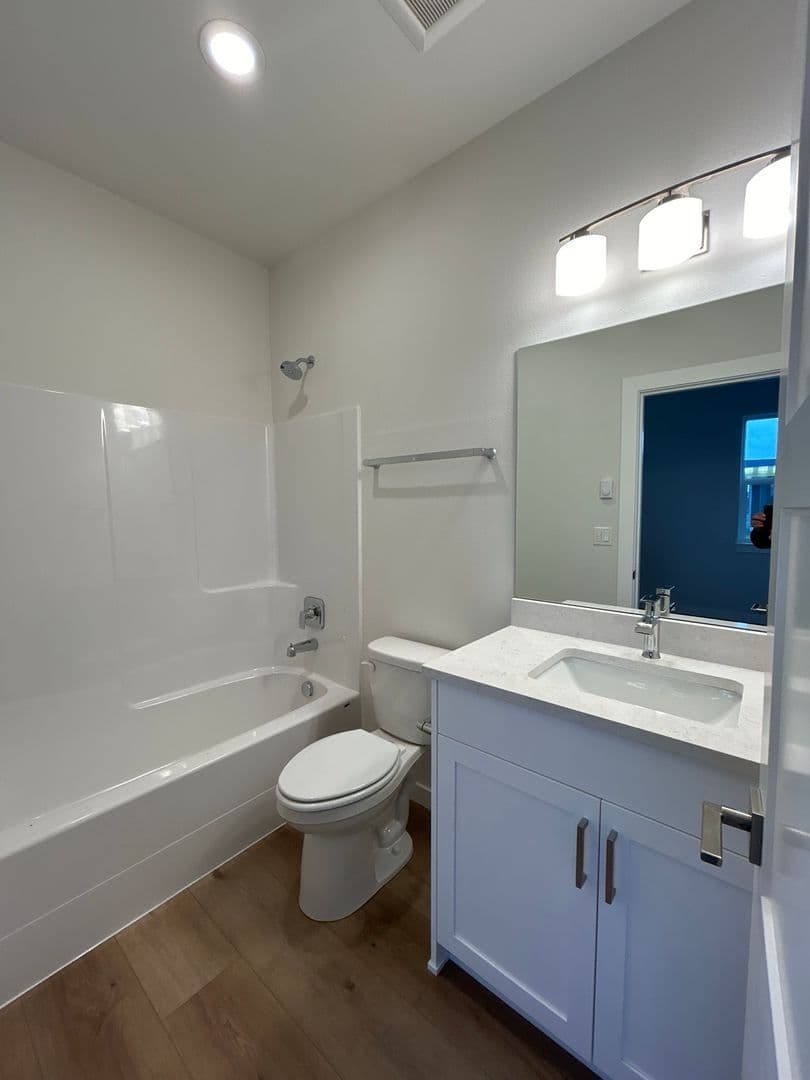 Prineville Multiplex: 1551 NE Perspective Dr. #2