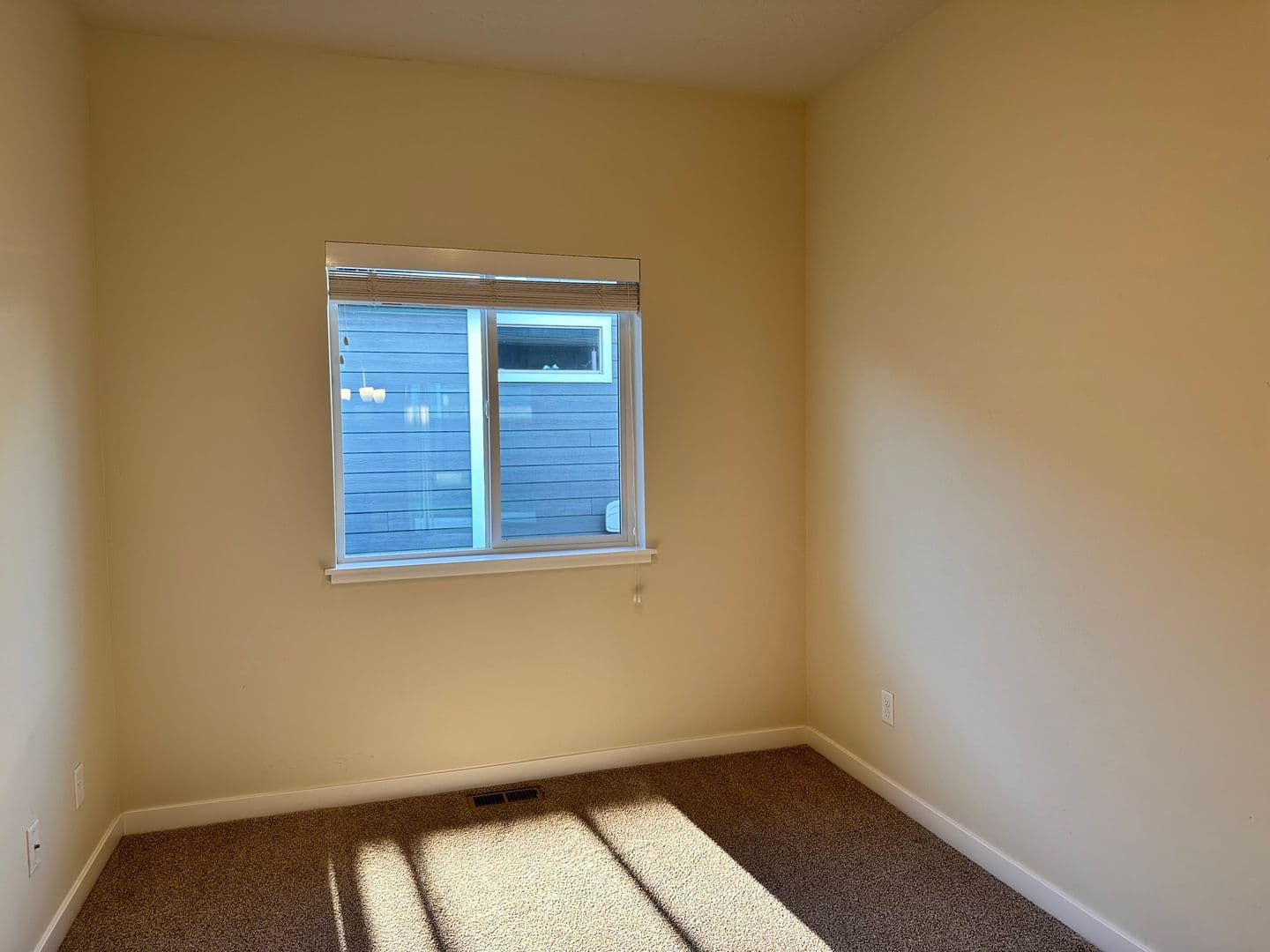 Prineville House: 742 NE Union Loop