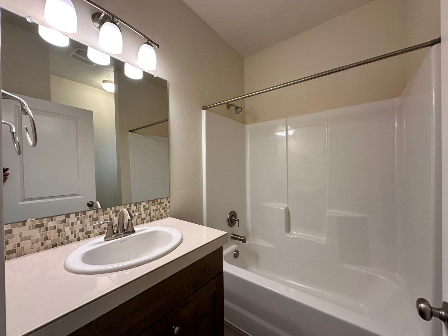 Prineville House: 742 NE Union Loop