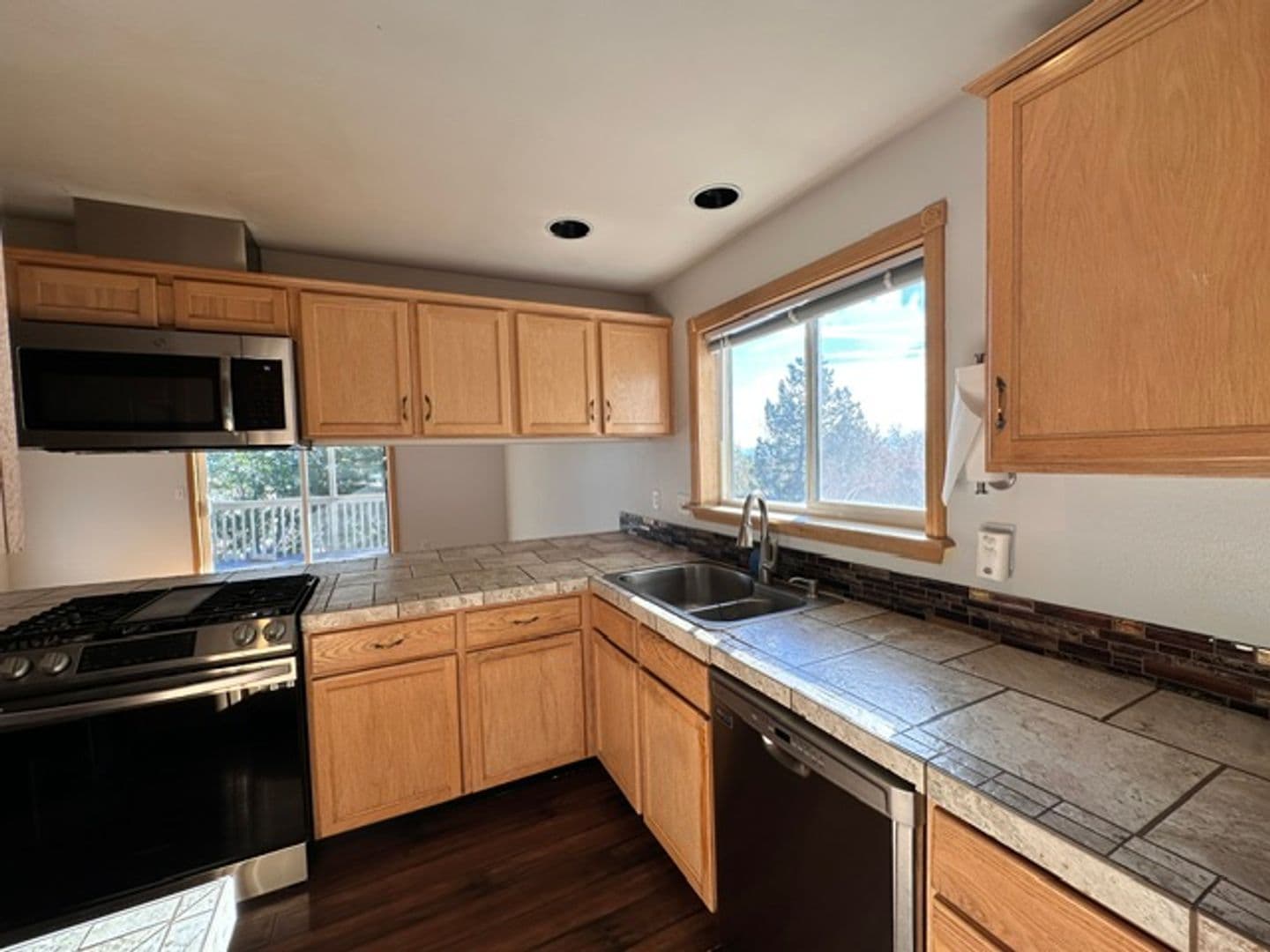 Redmond House: 3713 SW Volcano Ave