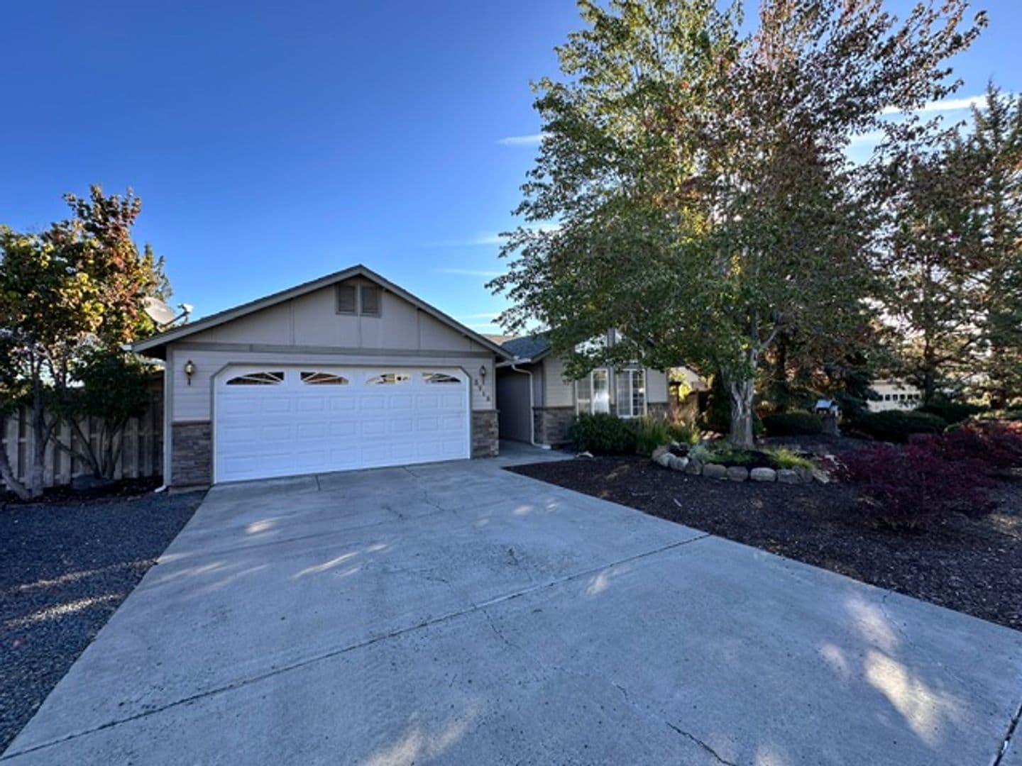 Redmond House: 3713 SW Volcano Ave