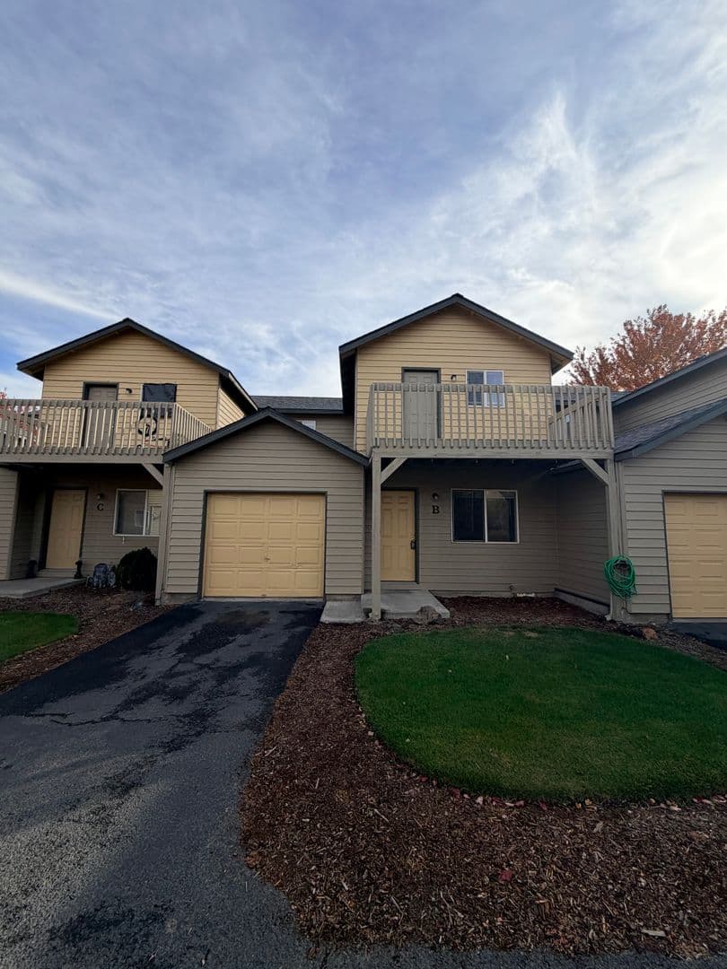 Redmond Townhome: 2053 SW Timber Ave