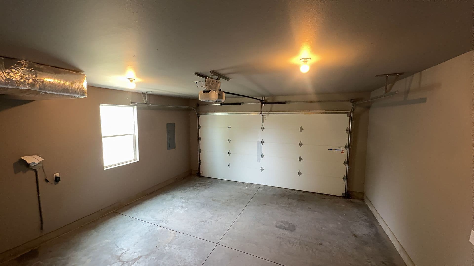 Bend House: 2728 NE Black Oak Place