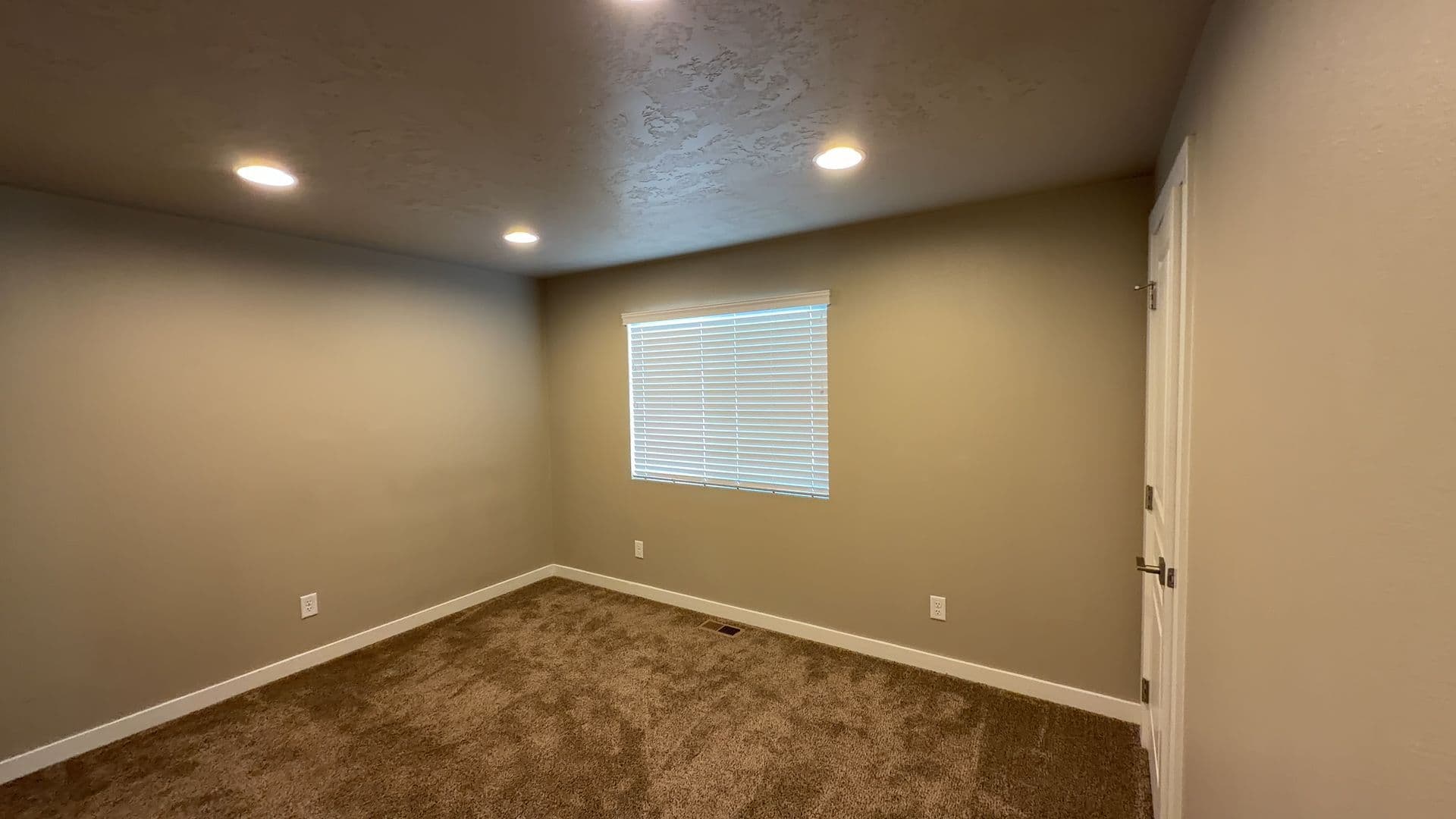 Bend House: 1542 NE Butler Market Rd