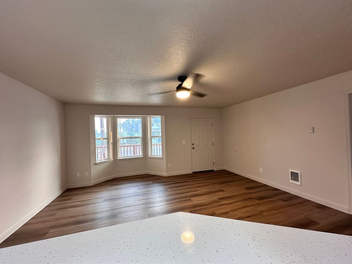 Prineville Apartment: 1000 NW 10th St