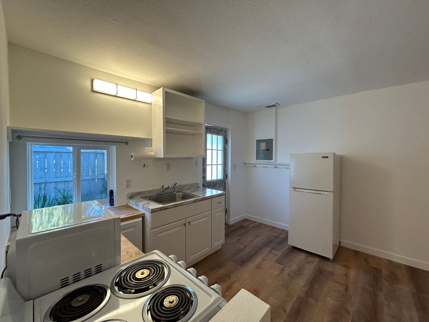 Redmond House: 218 SW 7th St