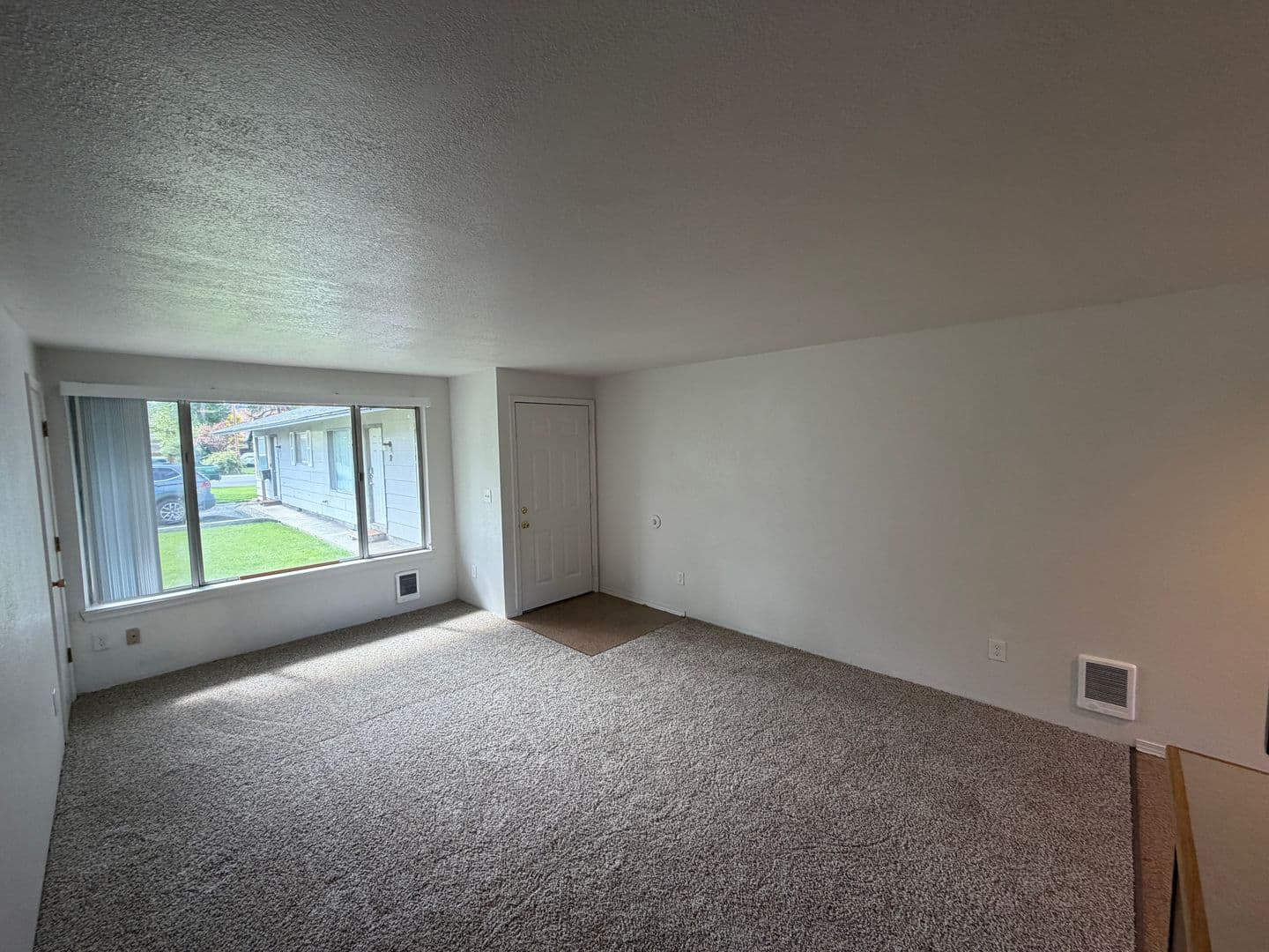 Prineville Apartment: 535 NW 5th Street #1 - 5