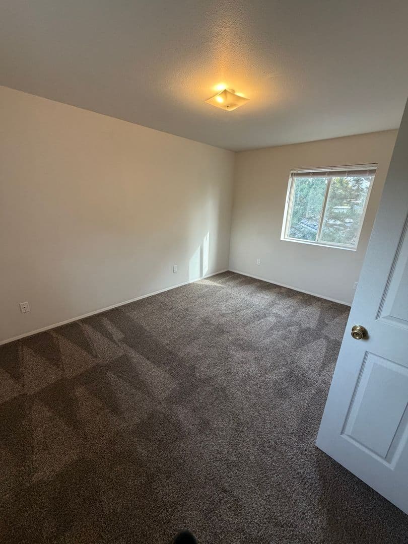 Redmond Townhome: 2053 SW Timber Ave