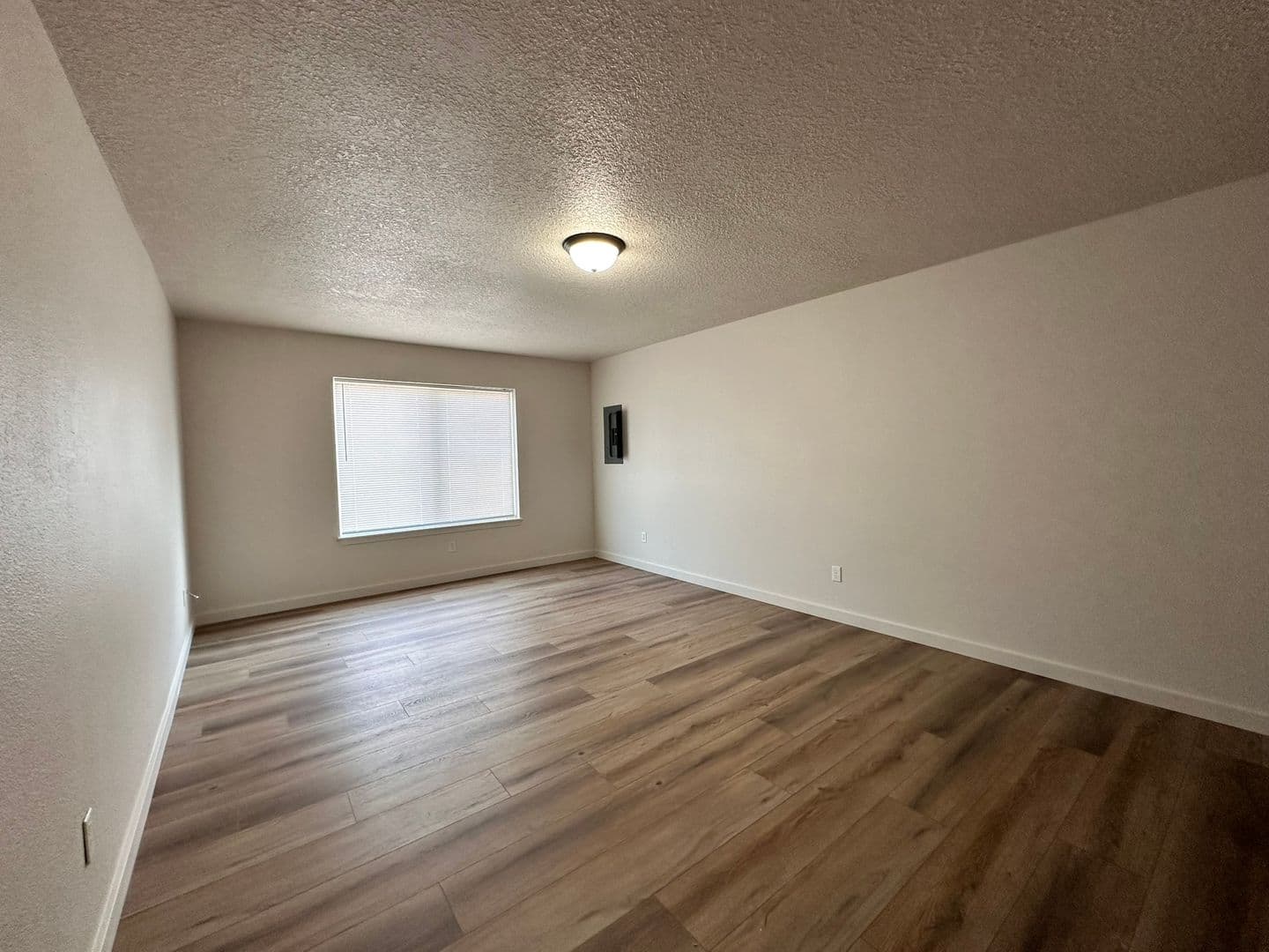Prineville Apartment: 1000 NW 10th St