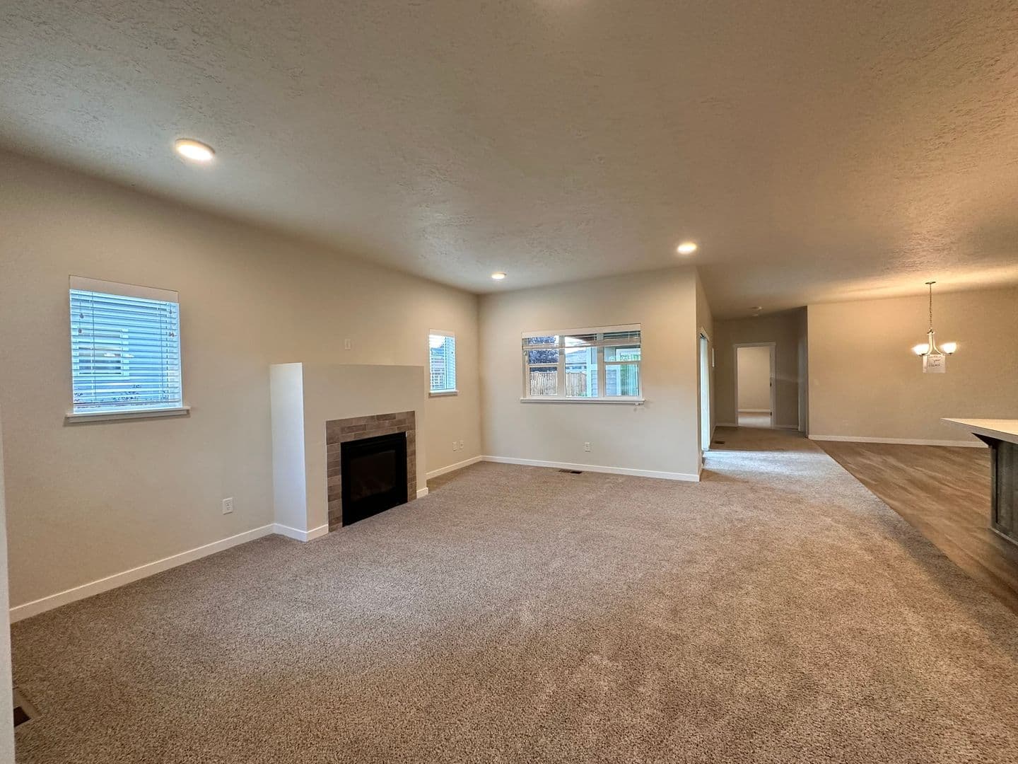 Prineville House: 742 NE Union Loop
