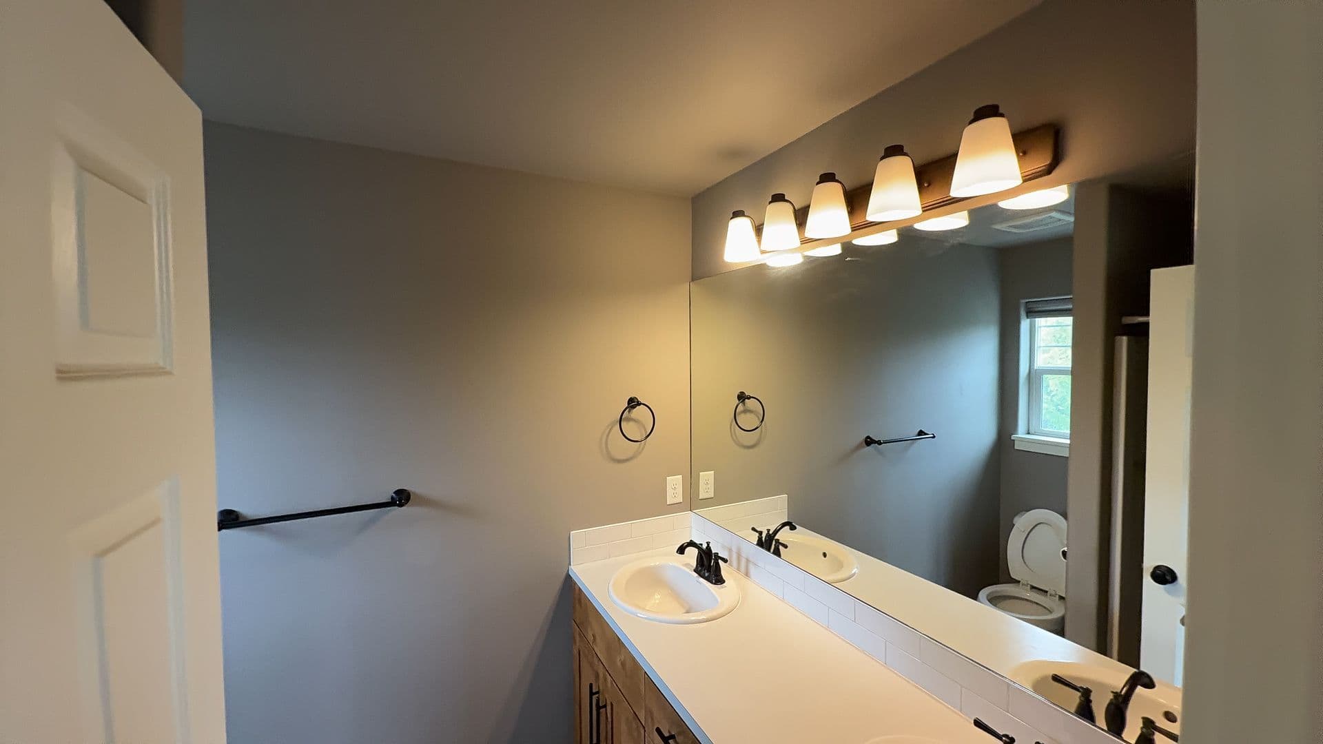 Bend House: 2728 NE Black Oak Place
