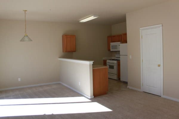 Bend Townhome: 20077 Beth Ave