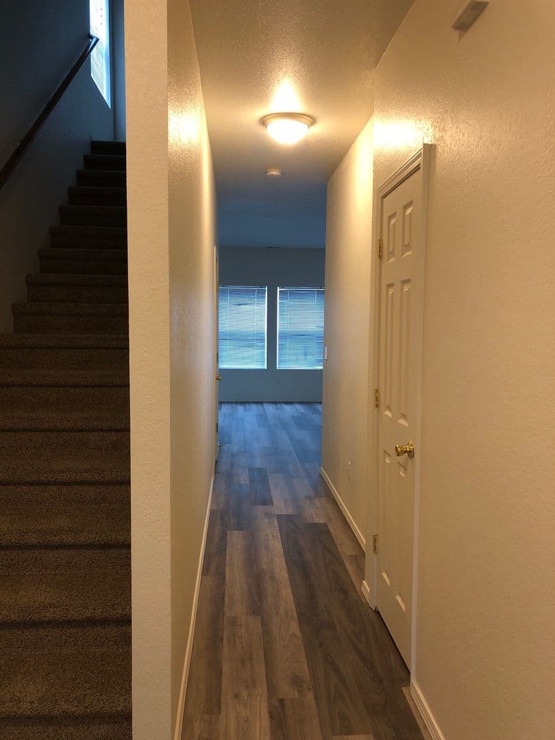 Redmond Townhome: 2002 SW Canyon Dr #7
