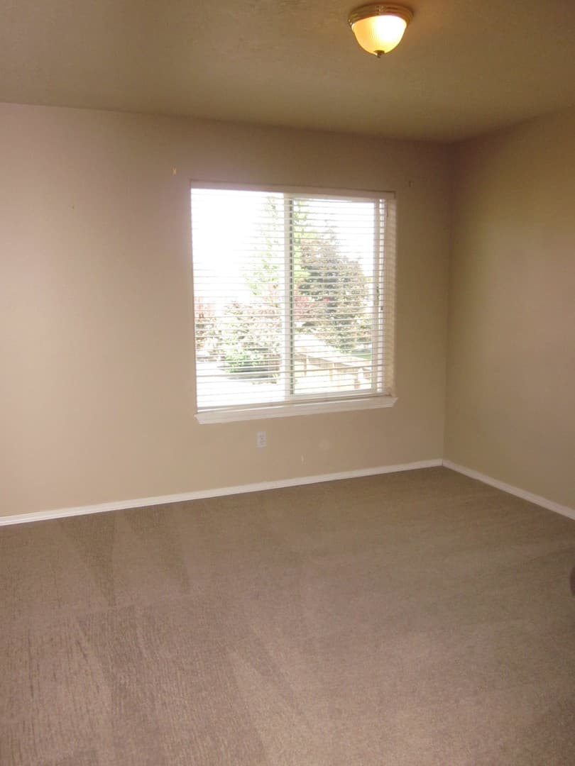 Redmond Townhome: 1964 SW Reindeer Ave.