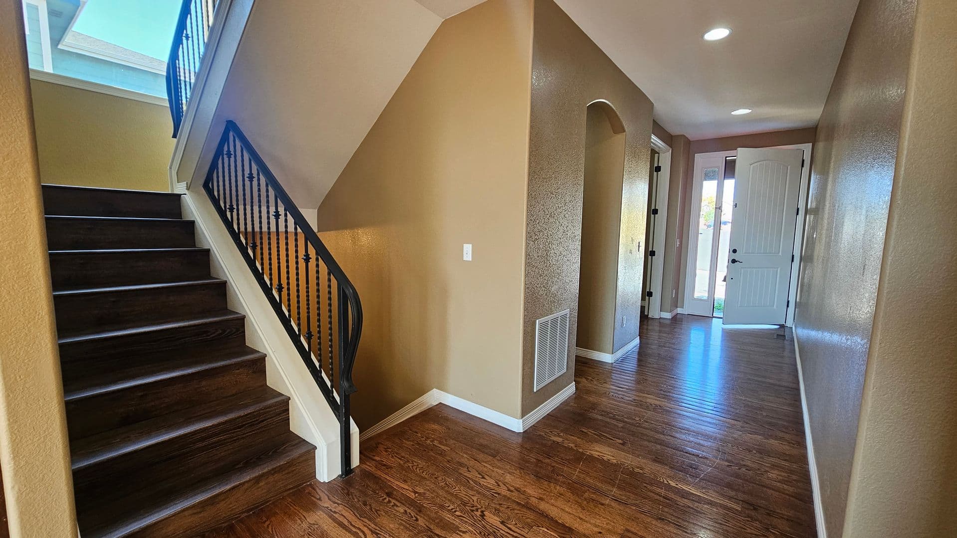 Thornton House: 9400 Yucca Way