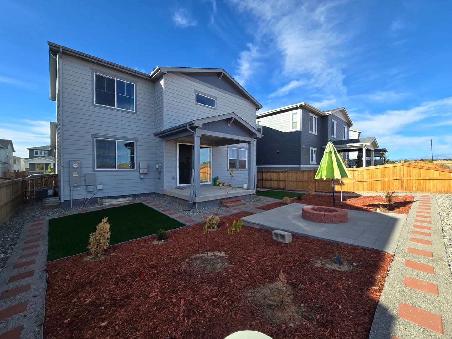 Erie House: 1431 Loraine Cir N