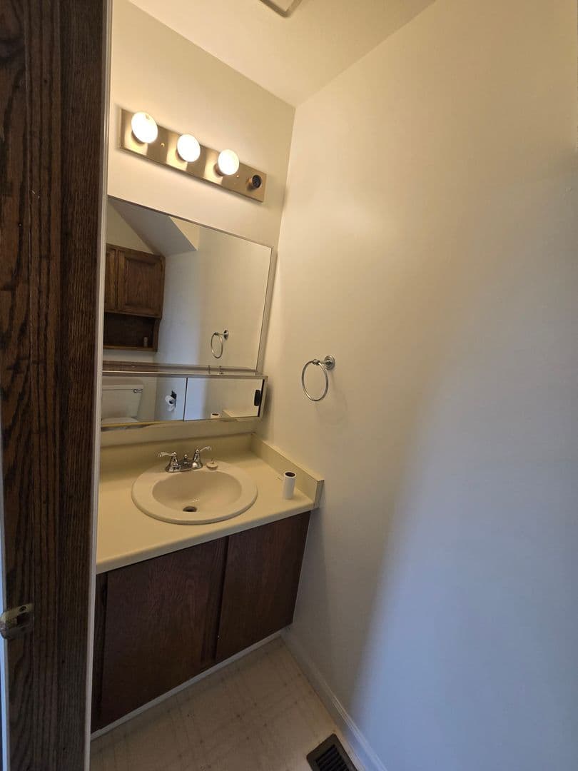 Thornton House: 3409 E 99th Drive