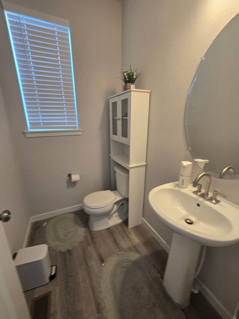 Erie House: 1431 Loraine Cir N