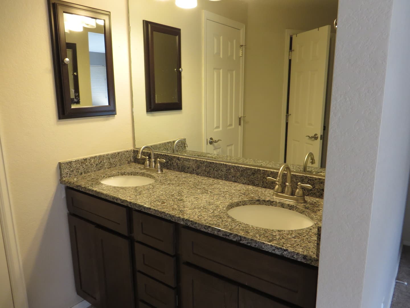 Thornton House: 5353 E 128th Cir