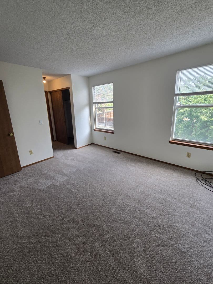 Thornton House: 3409 E 99th Drive
