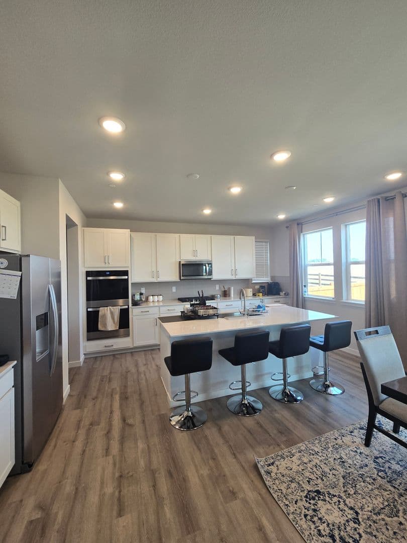 Erie House: 1431 Loraine Cir N