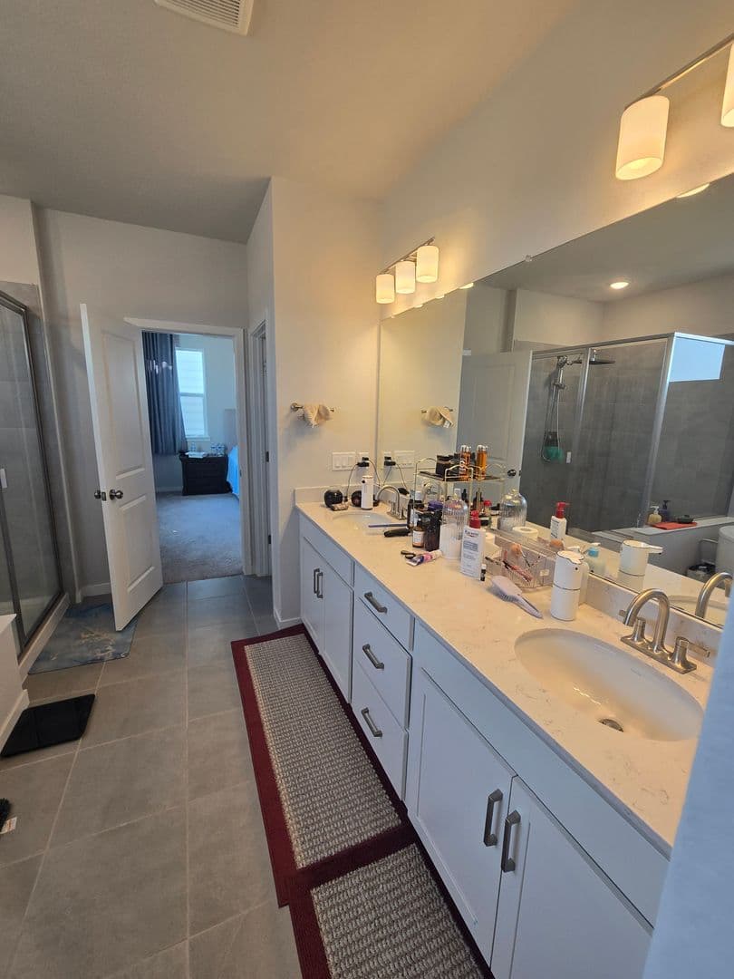 Erie House: 1431 Loraine Cir N