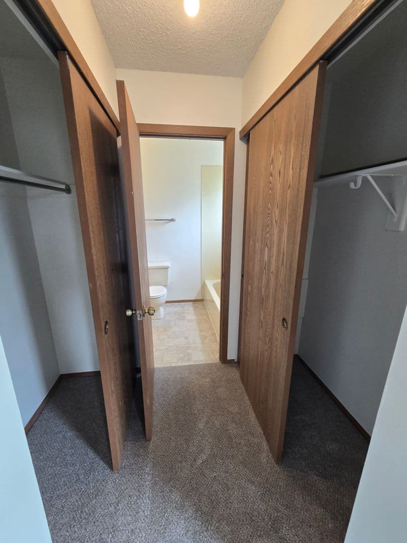 Thornton House: 3409 E 99th Drive