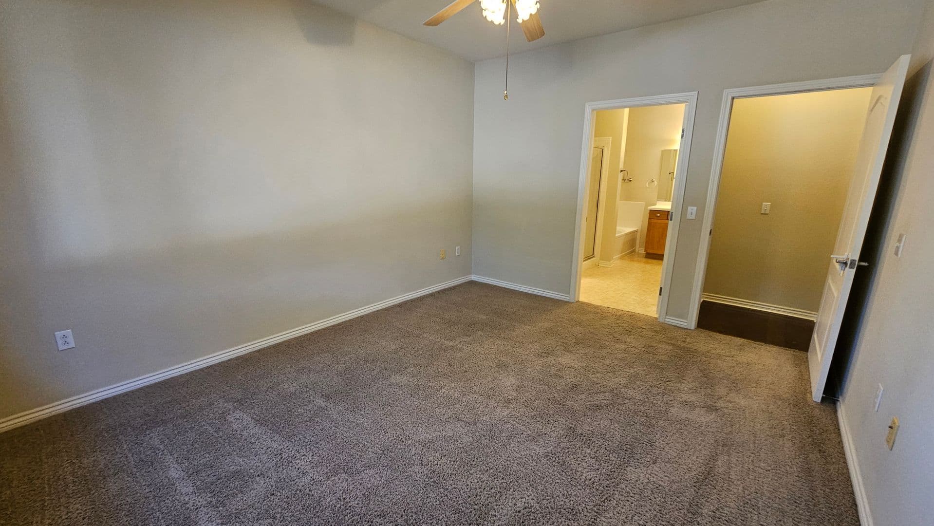 Thornton Condo: 3601 E 103rd Cir #B13