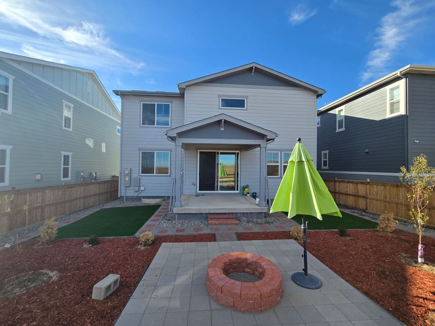 Erie House: 1431 Loraine Cir N
