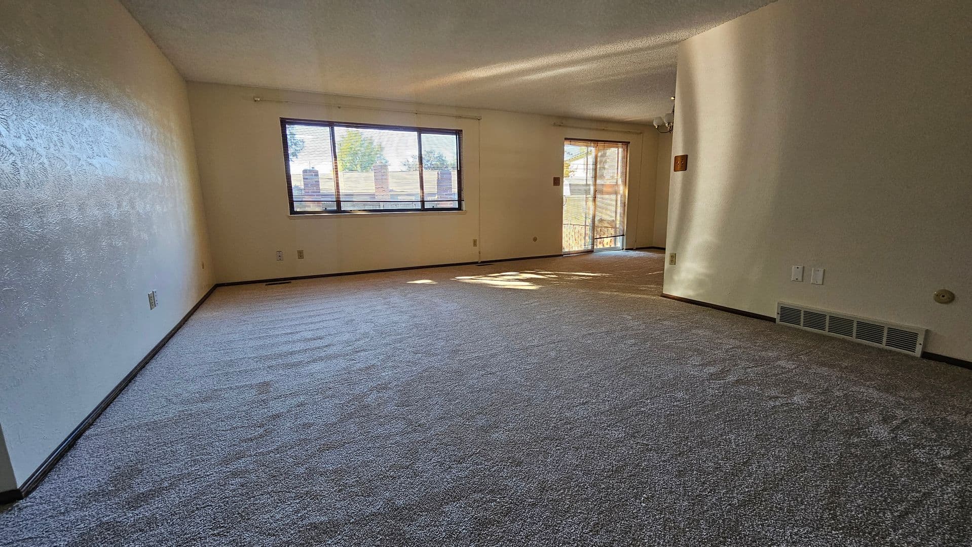 Arvada House: 13884 W 68th Drive