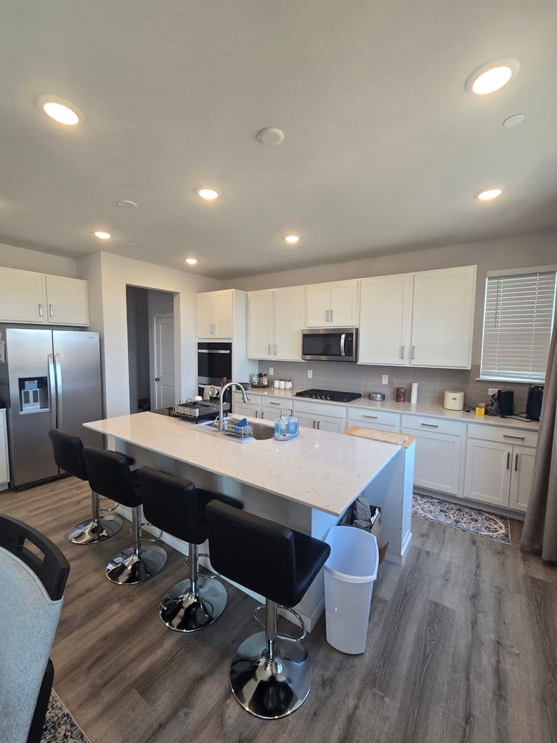 Erie House: 1431 Loraine Cir N
