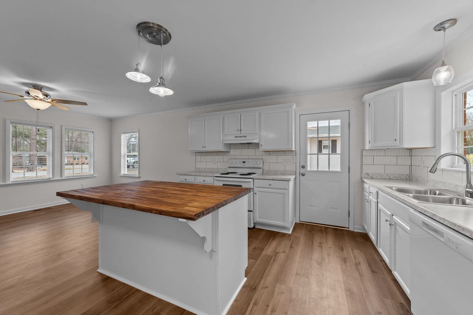 Smithfield House: 105 Shady Lane Dr.