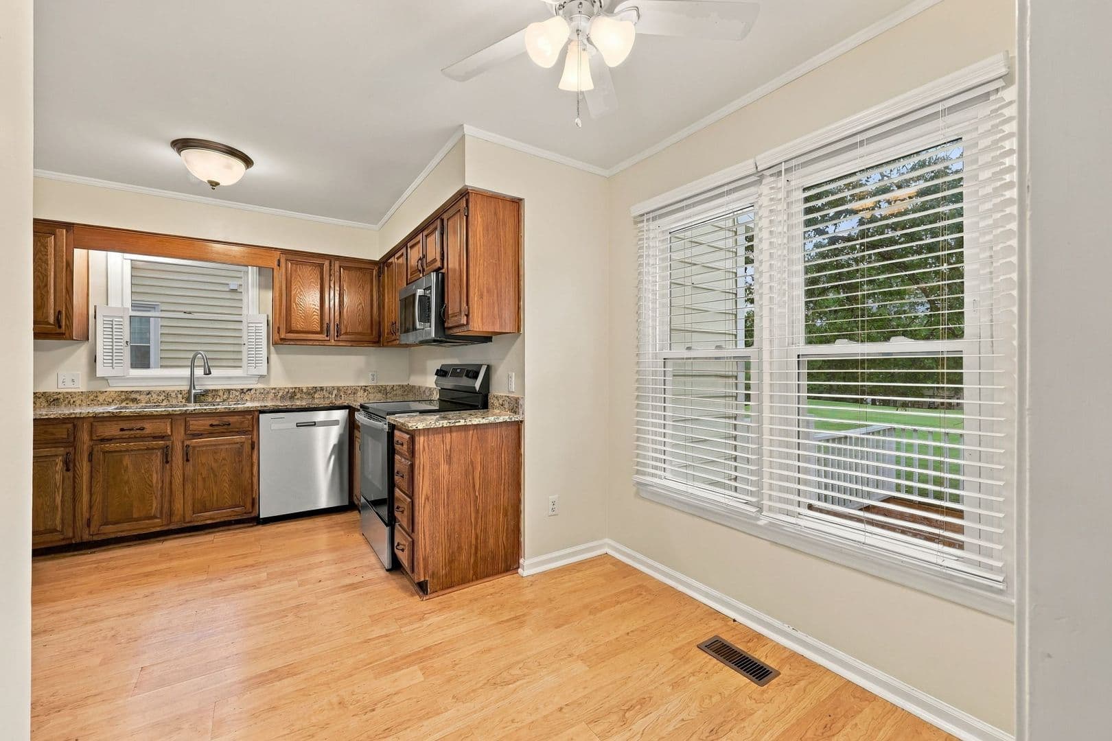 Raleigh House: 4952 Harbour Towne Drive