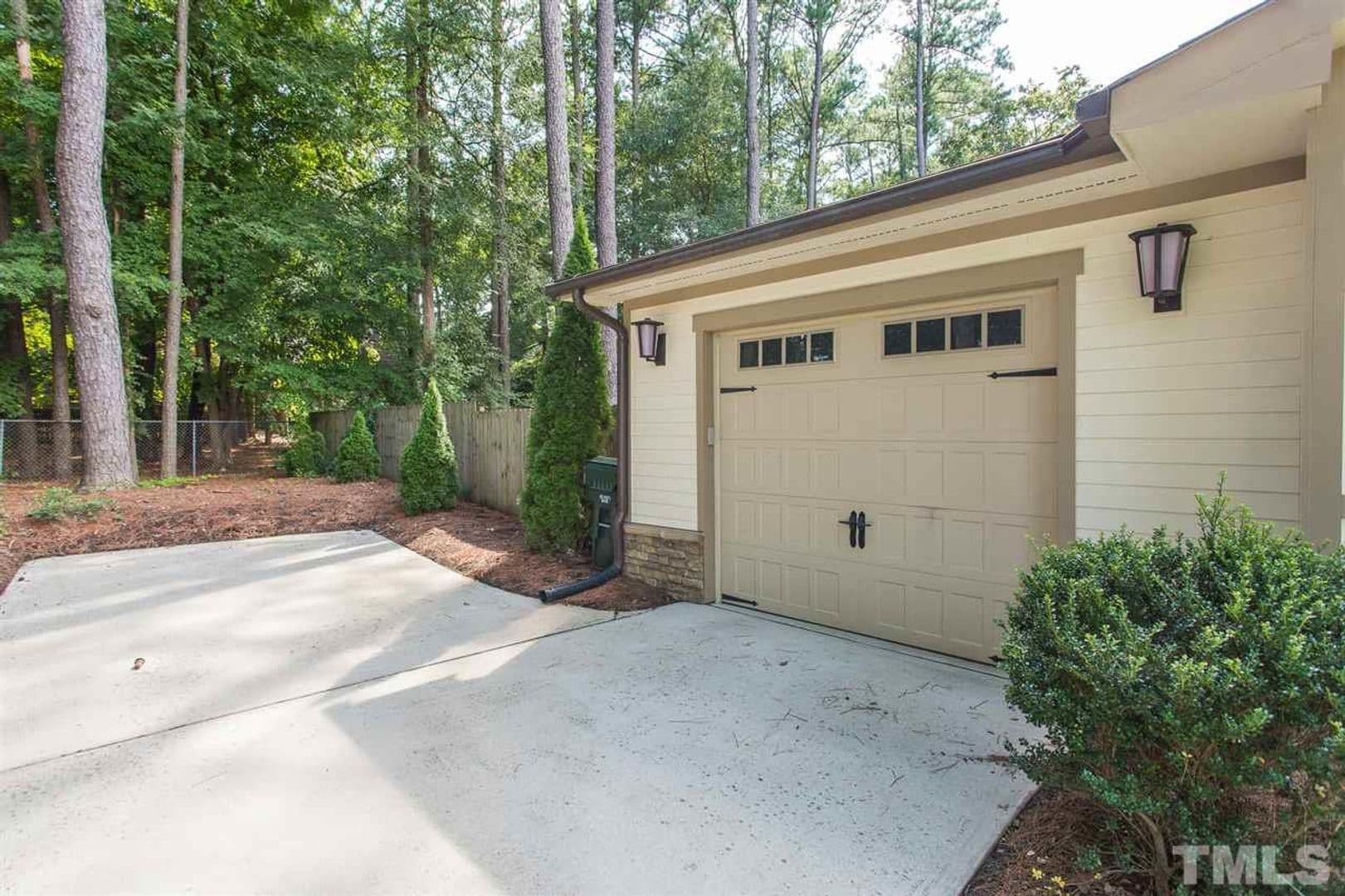 Raleigh House: 1124 Tonsler Drive