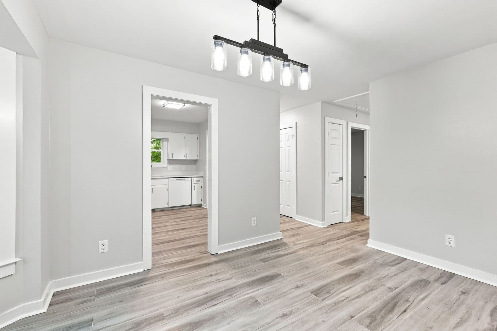 Raleigh House: 4011 Arckelton Dr.