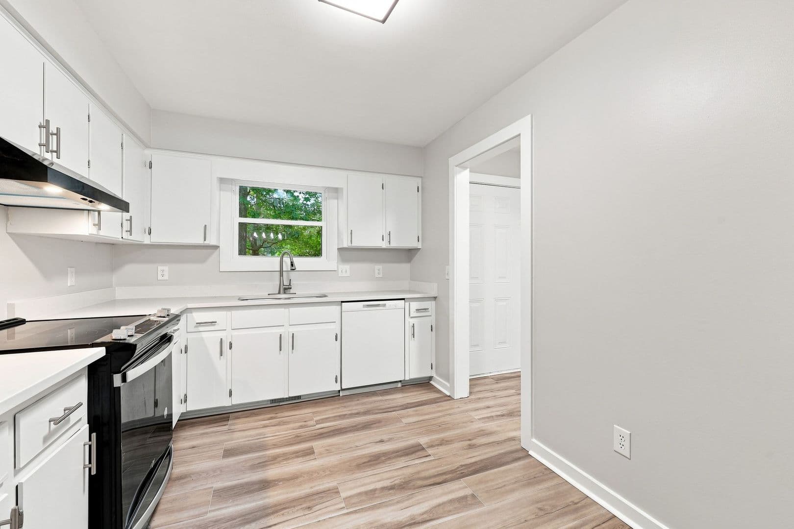 Raleigh House: 4011 Arckelton Dr.