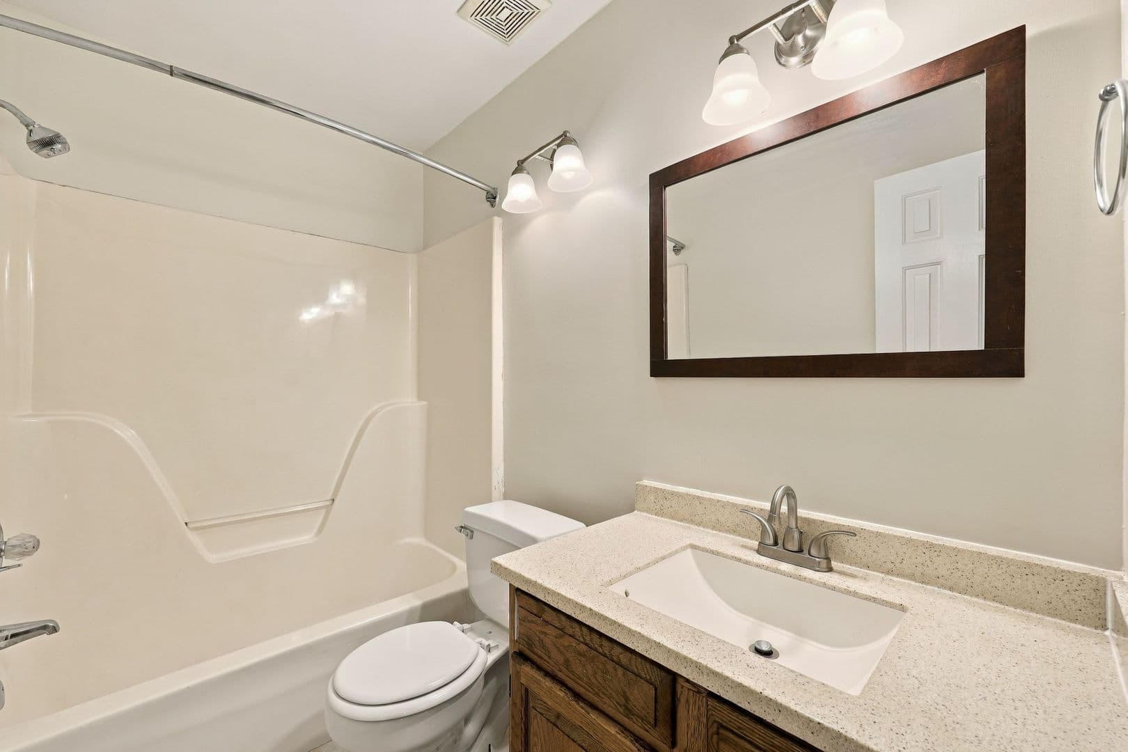 Raleigh House: 4952 Harbour Towne Drive
