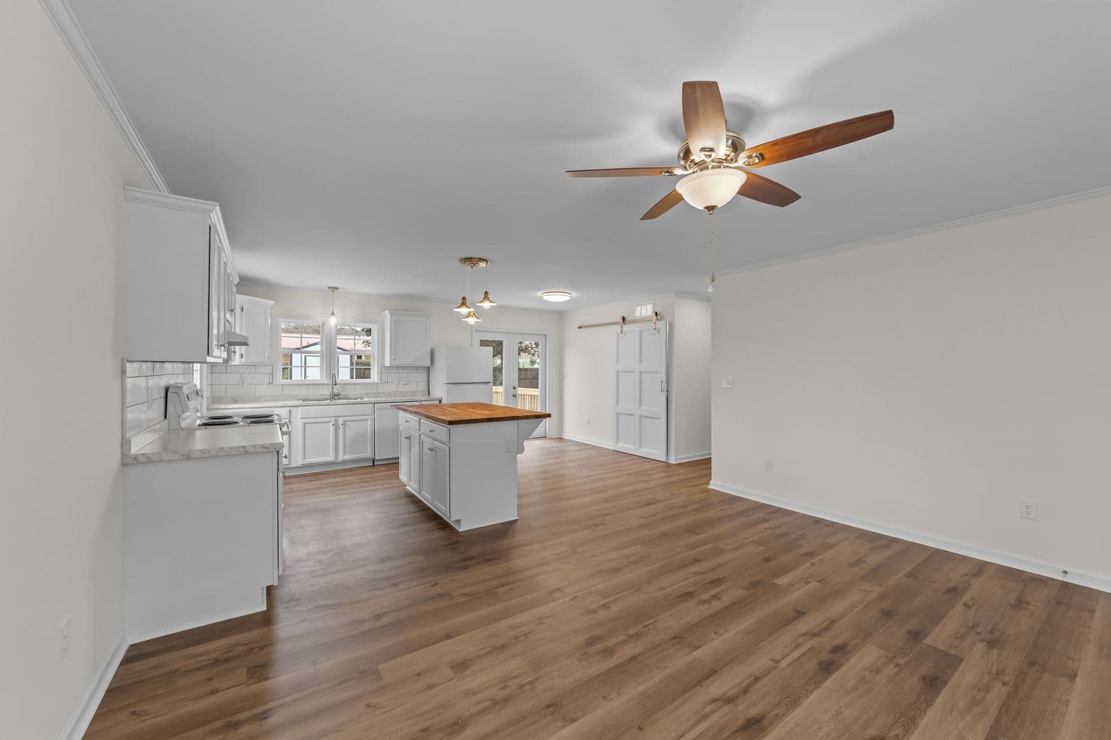 Smithfield House: 105 Shady Lane Dr.