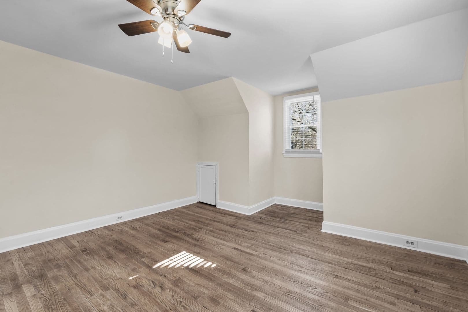 Durham House: 906 Clarendon St  - Unit A